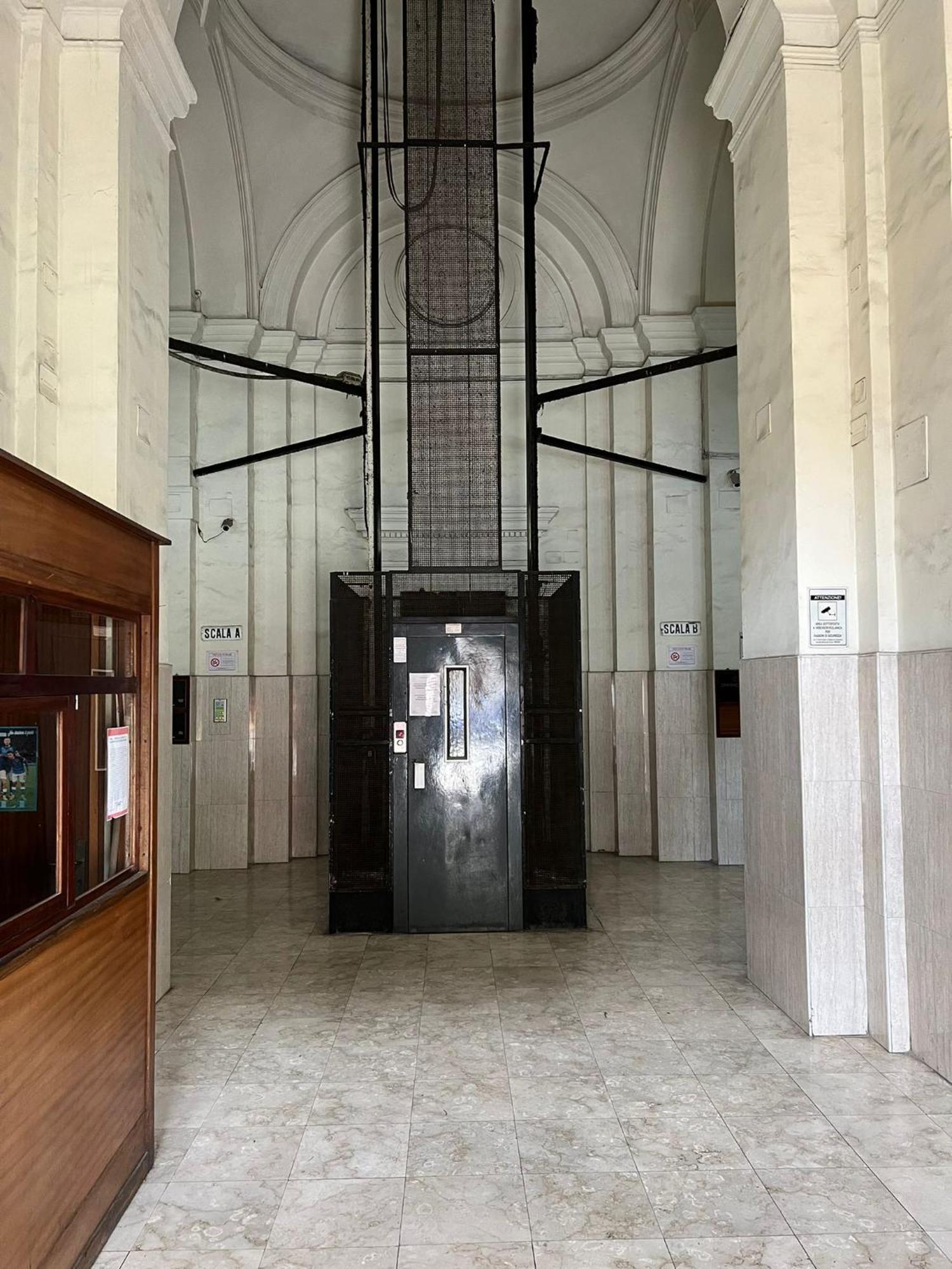 Downtown Umberto 74 Apartment Наполи Екстериор снимка