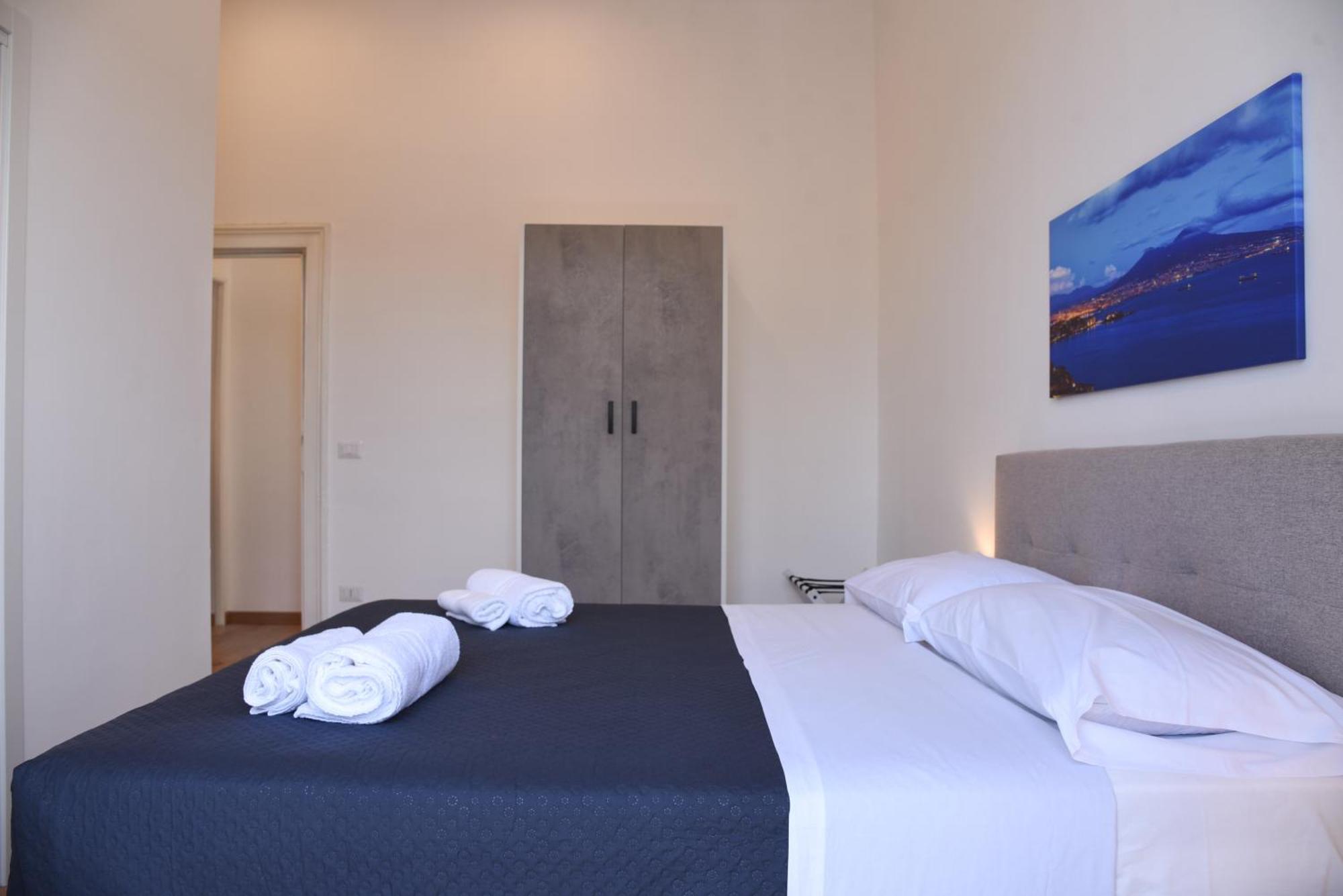 Downtown Umberto 74 Apartment Наполи Екстериор снимка