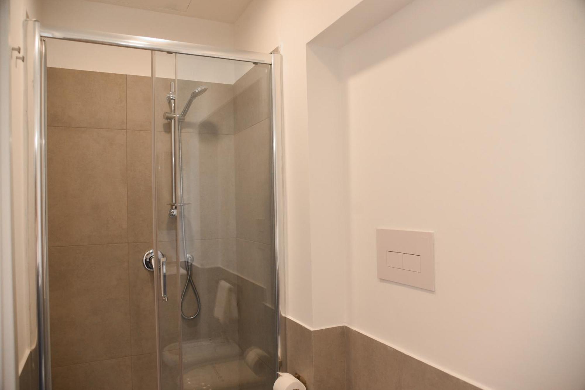 Downtown Umberto 74 Apartment Наполи Екстериор снимка