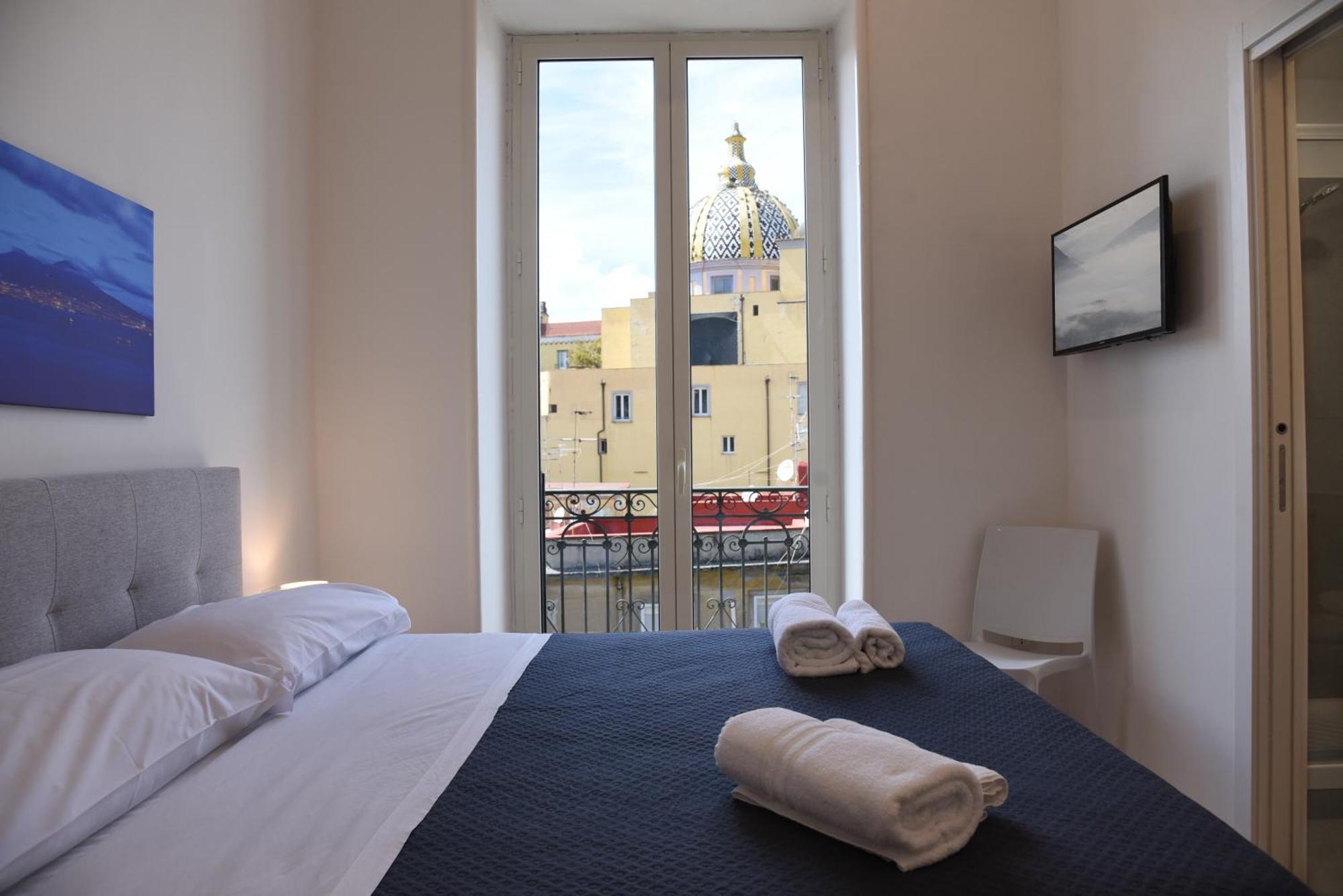 Downtown Umberto 74 Apartment Наполи Екстериор снимка