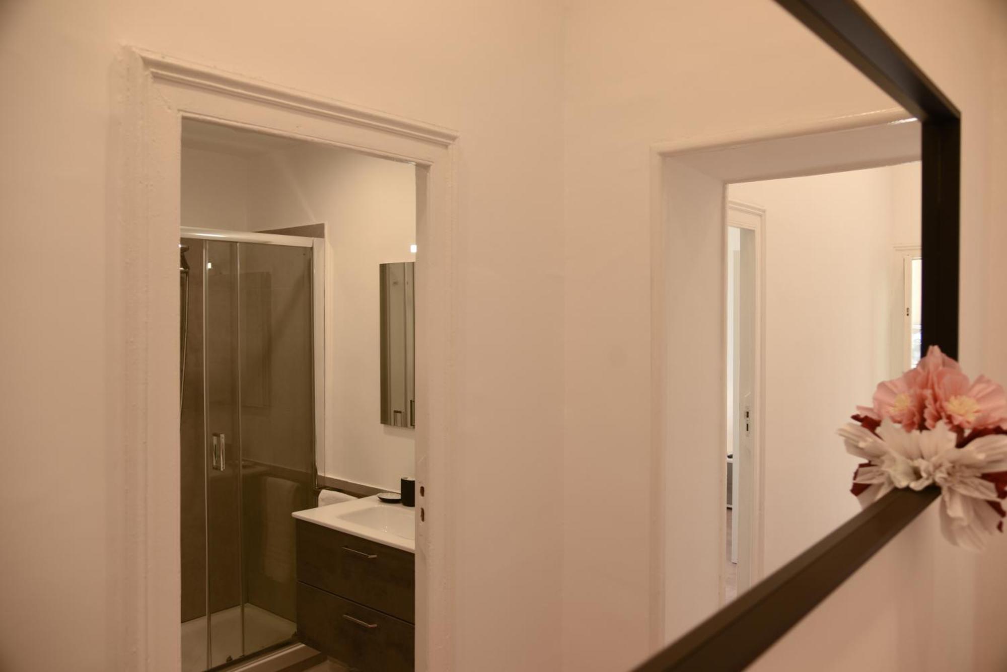 Downtown Umberto 74 Apartment Наполи Екстериор снимка