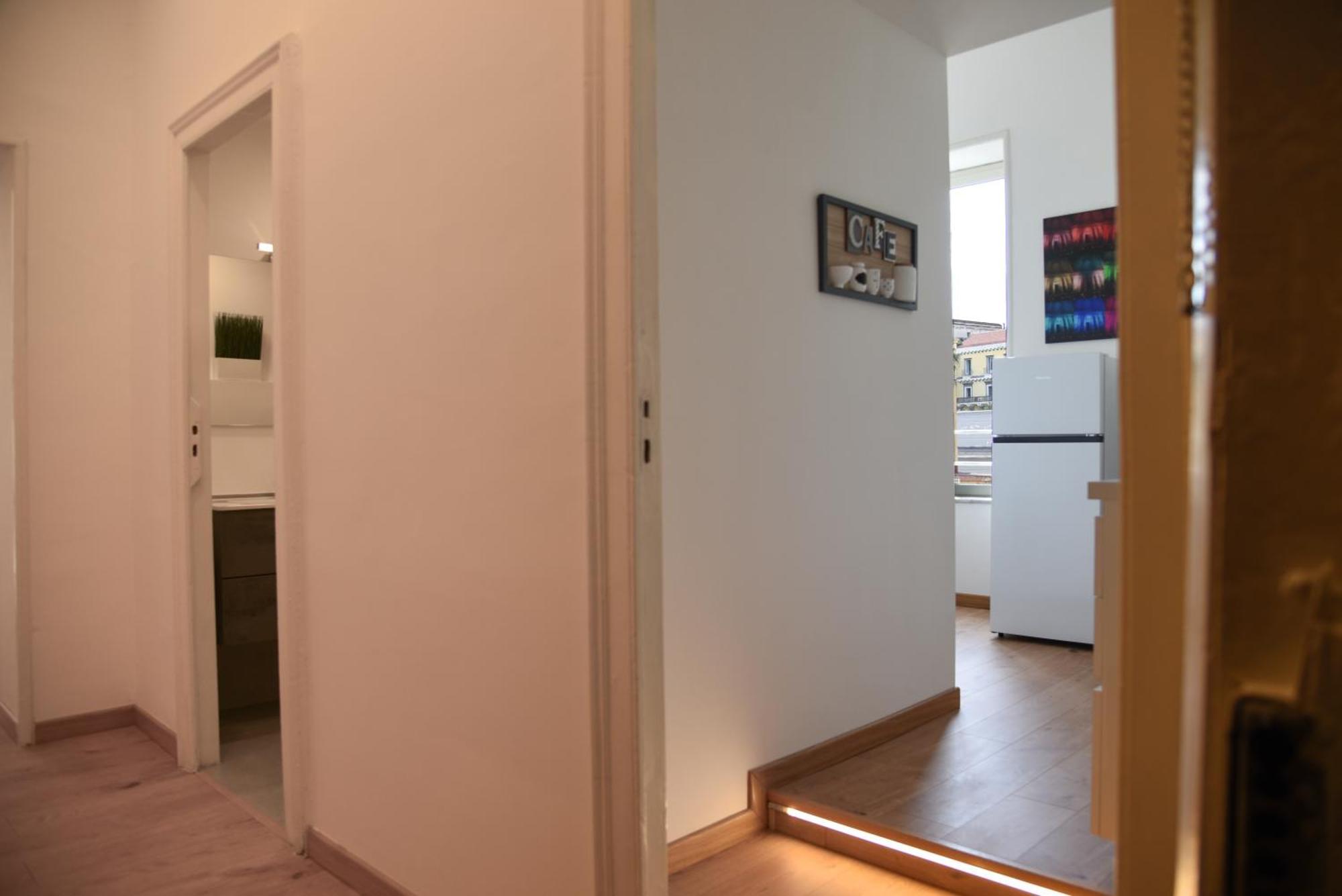 Downtown Umberto 74 Apartment Наполи Екстериор снимка