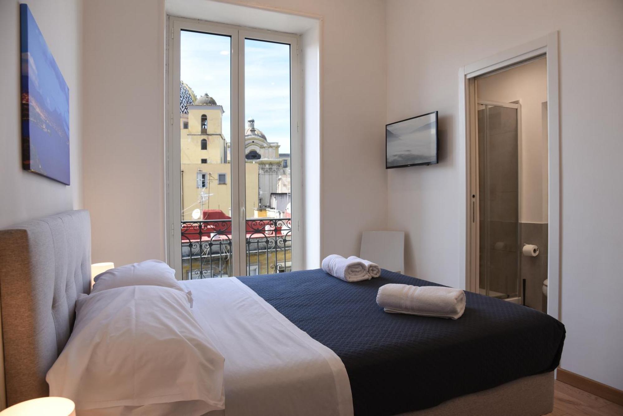 Downtown Umberto 74 Apartment Наполи Екстериор снимка