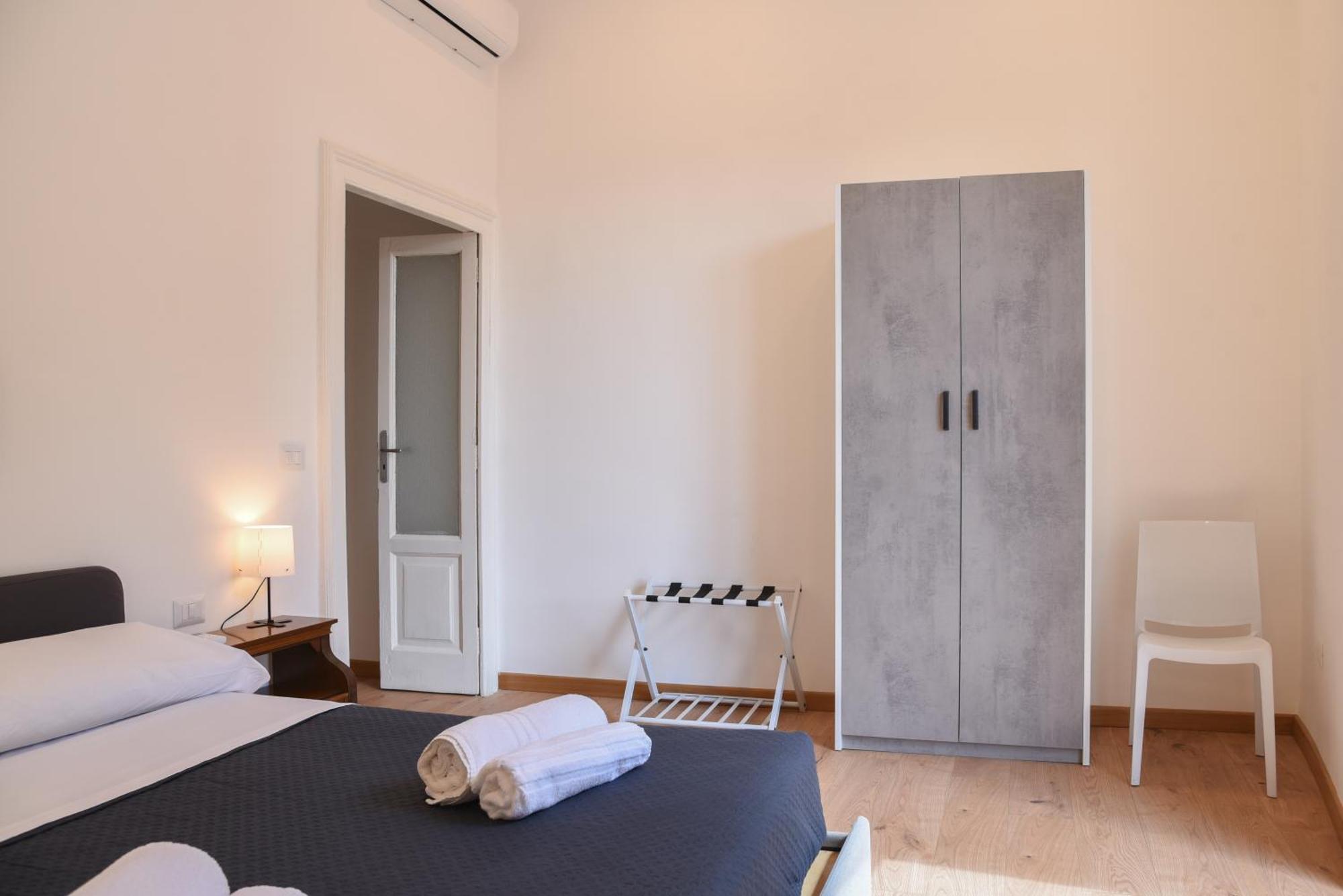 Downtown Umberto 74 Apartment Наполи Екстериор снимка